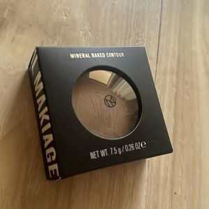 NEW Il Makiage mineral baked contour. Shade is “feeling myself”